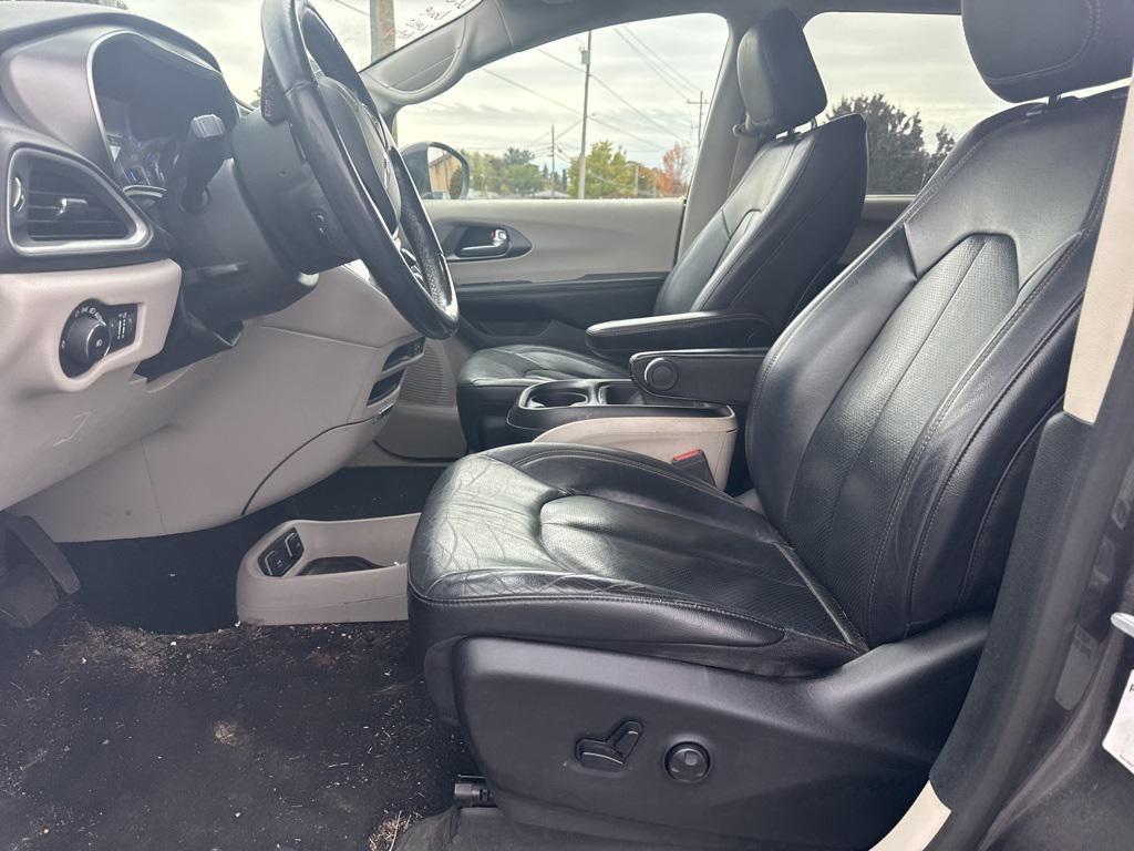 used 2020 Chrysler Pacifica car, priced at $13,995