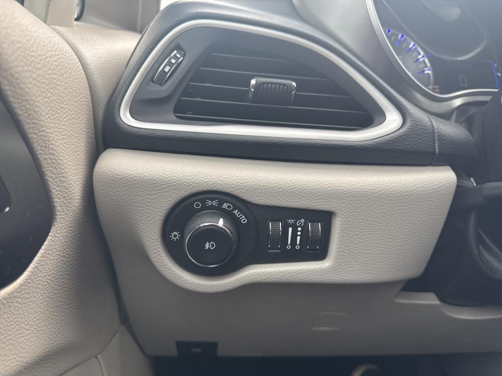 used 2020 Chrysler Pacifica car, priced at $13,995