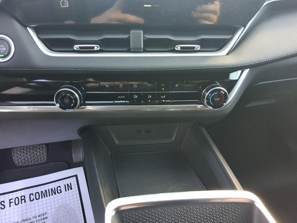 new 2025 Chevrolet Equinox car, priced at $33,080