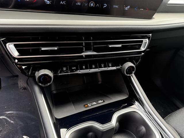 new 2025 Chevrolet Traverse car, priced at $42,345