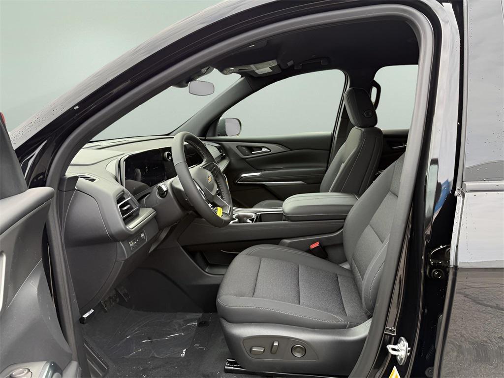 new 2025 Chevrolet Traverse car, priced at $42,345