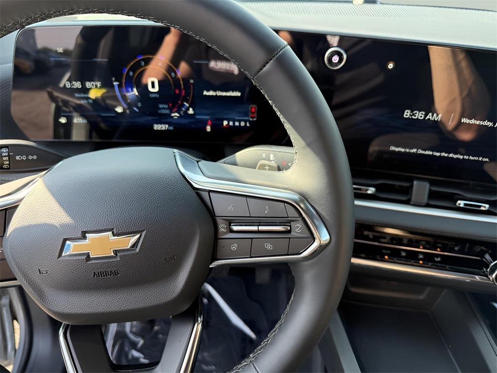 new 2025 Chevrolet Equinox car, priced at $30,740