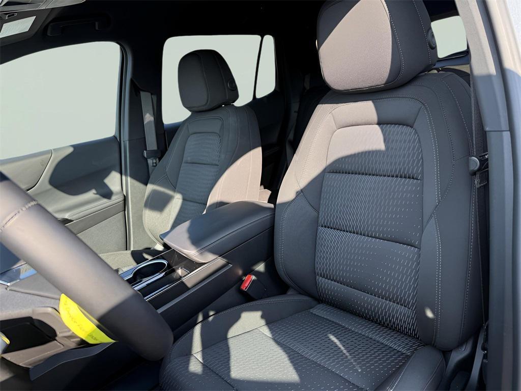 new 2025 Chevrolet Equinox car, priced at $30,740