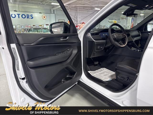 new 2025 Jeep Grand Cherokee L car, priced at $40,811