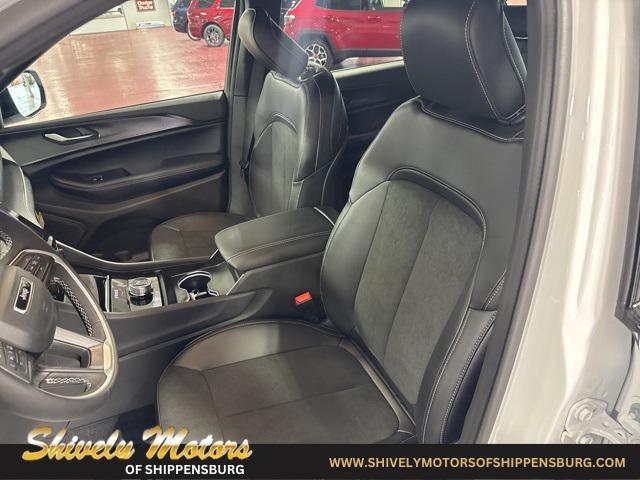 new 2025 Jeep Grand Cherokee L car, priced at $40,811