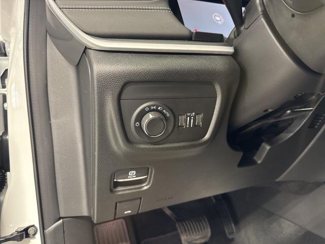new 2025 Jeep Grand Cherokee L car, priced at $45,622