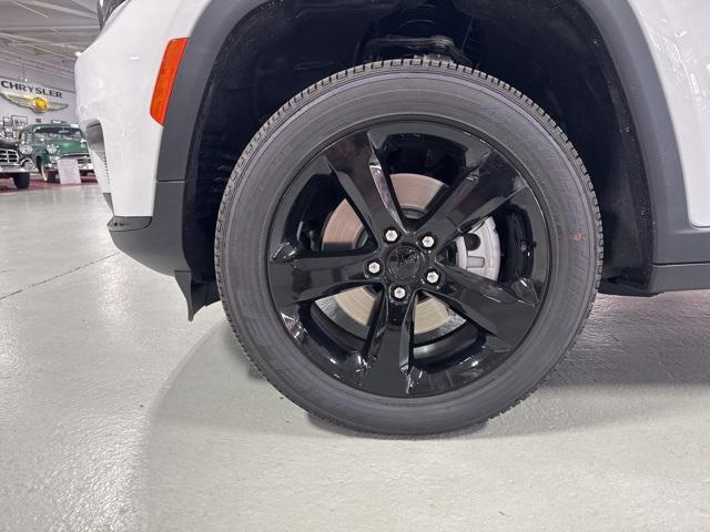 new 2025 Jeep Grand Cherokee L car, priced at $45,622