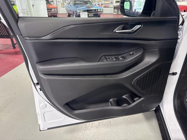 new 2025 Jeep Grand Cherokee L car, priced at $45,622
