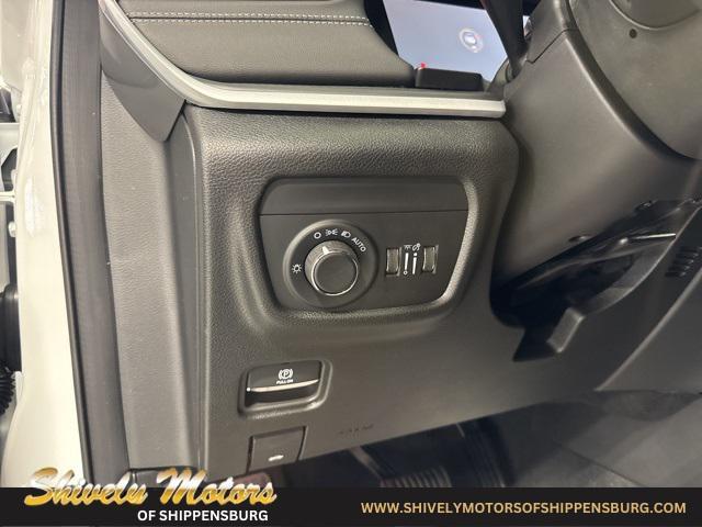 new 2025 Jeep Grand Cherokee L car, priced at $40,811