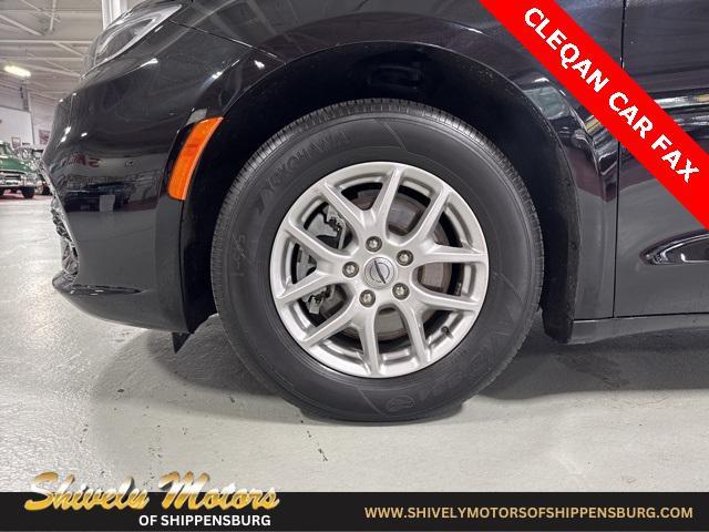 used 2024 Chrysler Pacifica car, priced at $31,495