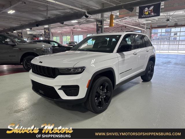 new 2025 Jeep Grand Cherokee car, priced at $43,655