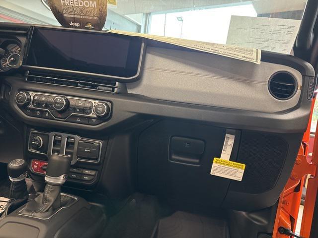 new 2025 Jeep Wrangler car, priced at $42,587