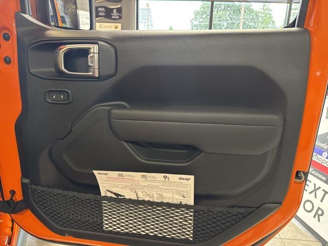new 2025 Jeep Wrangler car, priced at $42,587