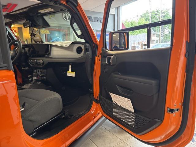 new 2025 Jeep Wrangler car, priced at $42,587