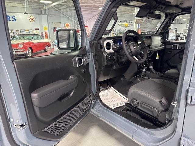new 2025 Jeep Gladiator car, priced at $46,028