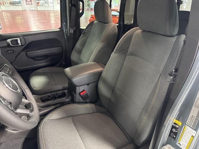 new 2025 Jeep Gladiator car, priced at $46,028
