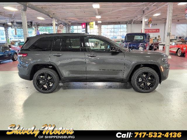 new 2025 Jeep Grand Cherokee car, priced at $45,675