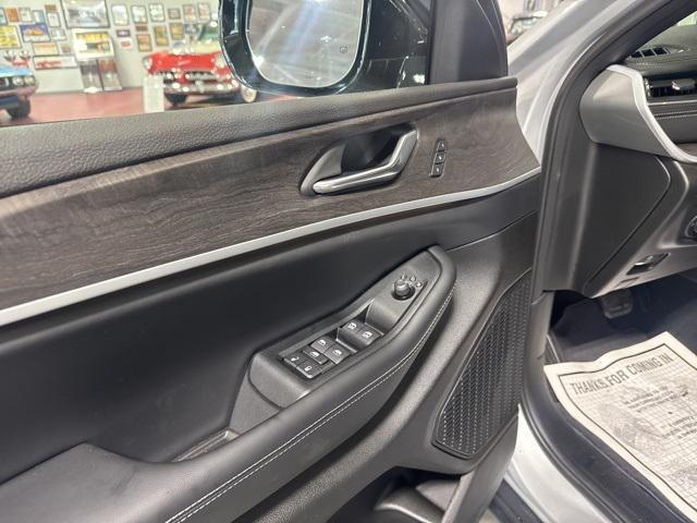 new 2025 Jeep Grand Cherokee car, priced at $41,796