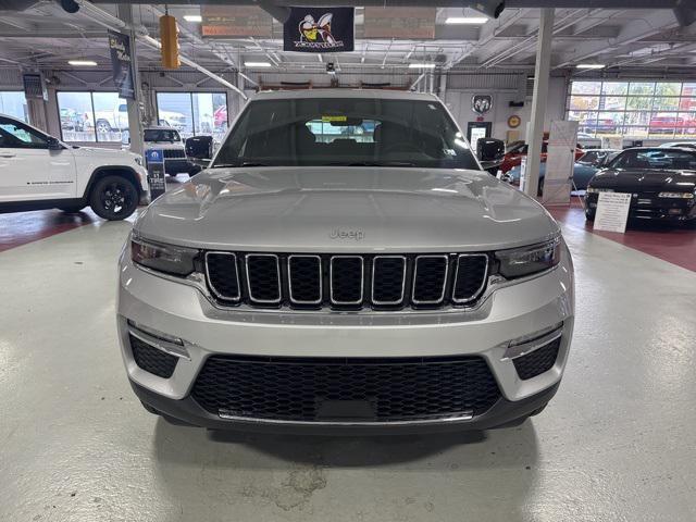 new 2025 Jeep Grand Cherokee car, priced at $41,796