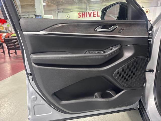 new 2025 Jeep Grand Cherokee car, priced at $41,796