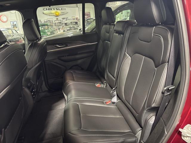 new 2025 Jeep Grand Cherokee car, priced at $47,642