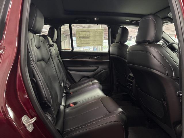 new 2025 Jeep Grand Cherokee car, priced at $47,642