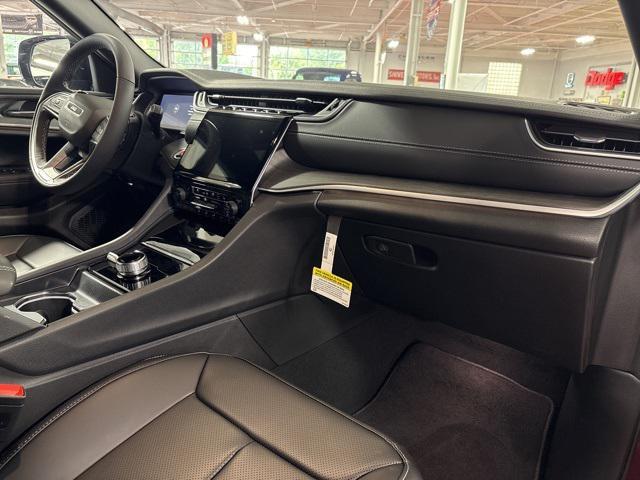 new 2025 Jeep Grand Cherokee car, priced at $47,642