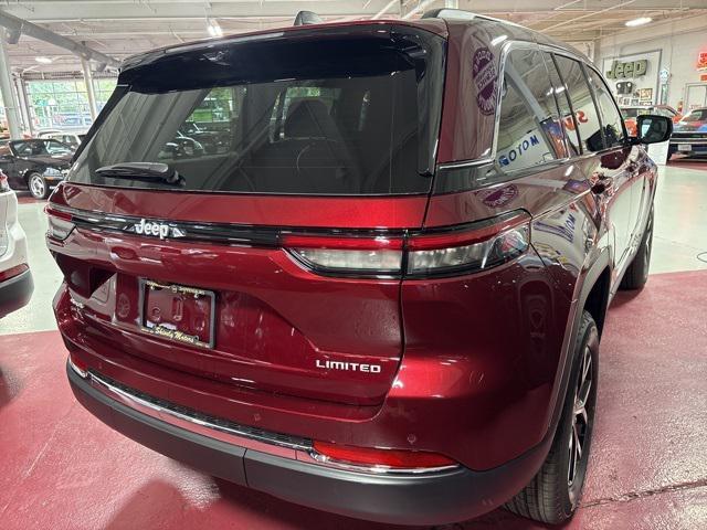 new 2025 Jeep Grand Cherokee car, priced at $47,642