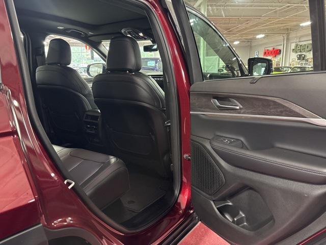 new 2025 Jeep Grand Cherokee car, priced at $47,642