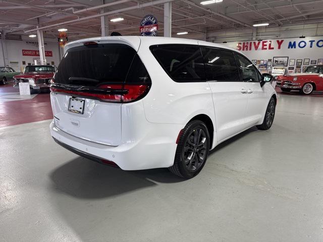 new 2026 Chrysler Pacifica car, priced at $40,865