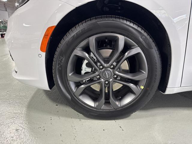 new 2026 Chrysler Pacifica car, priced at $40,865