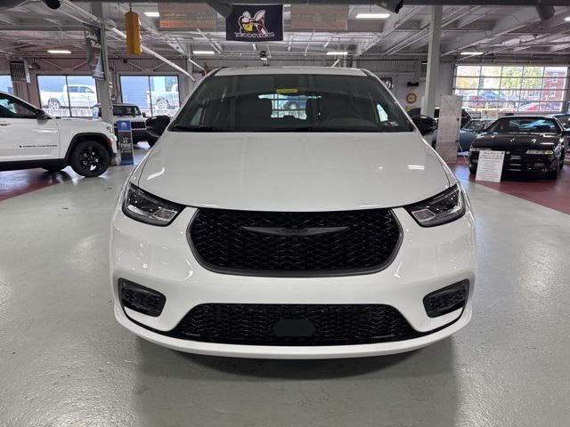 new 2026 Chrysler Pacifica car, priced at $40,865