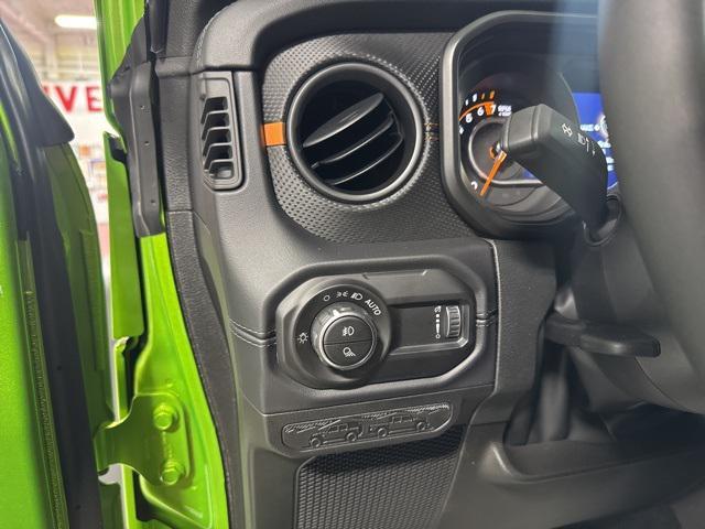 new 2025 Jeep Gladiator car, priced at $48,659