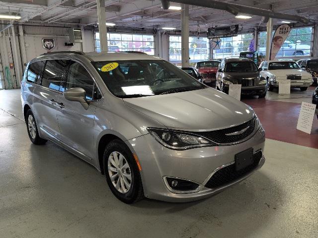 used 2017 Chrysler Pacifica car, priced at $9,995