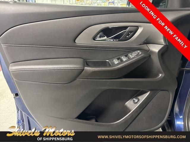 used 2023 Chevrolet Traverse car, priced at $33,495