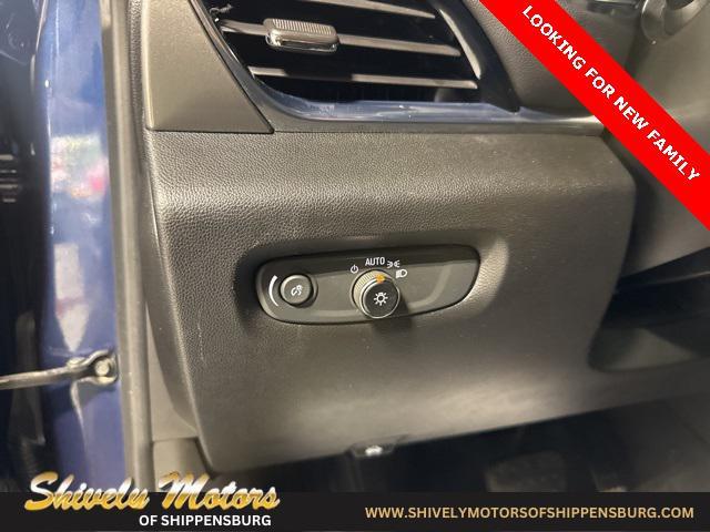 used 2023 Chevrolet Traverse car, priced at $33,495