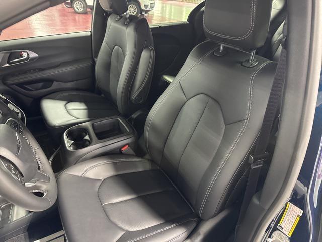 new 2025 Chrysler Pacifica car, priced at $46,248