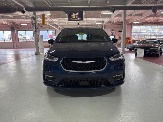 new 2025 Chrysler Pacifica car, priced at $46,248