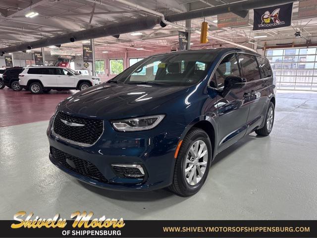 new 2025 Chrysler Pacifica car, priced at $45,127