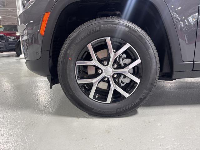 new 2025 Jeep Grand Cherokee car, priced at $47,458
