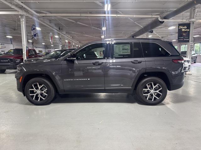 new 2025 Jeep Grand Cherokee car, priced at $47,458