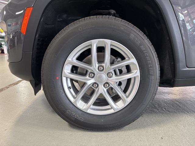 new 2025 Jeep Grand Cherokee car, priced at $41,680