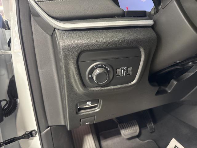 new 2025 Jeep Grand Cherokee L car, priced at $43,584