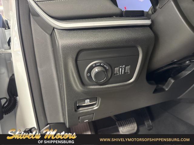 new 2025 Jeep Grand Cherokee L car, priced at $37,625