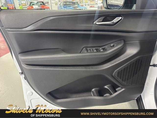 new 2025 Jeep Grand Cherokee L car, priced at $37,625