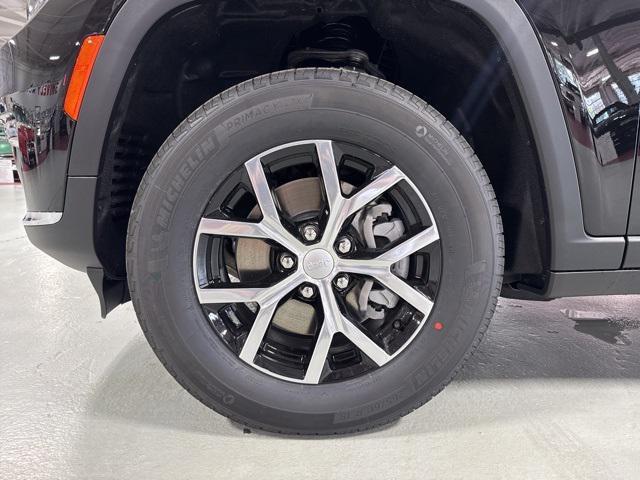 new 2025 Jeep Grand Cherokee L car, priced at $45,672