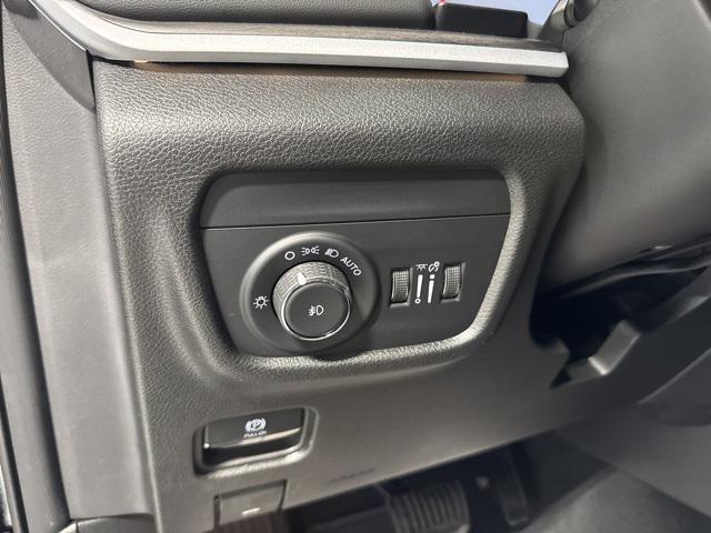 new 2025 Jeep Grand Cherokee L car, priced at $45,672
