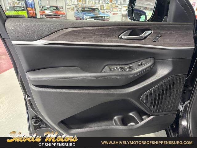 new 2025 Jeep Grand Cherokee L car, priced at $41,556