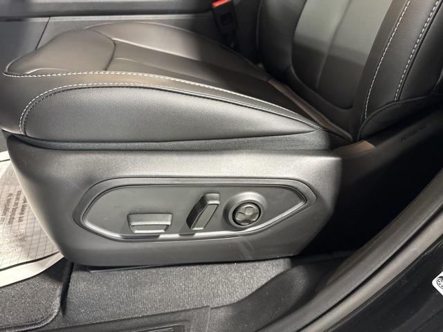 new 2025 Jeep Grand Cherokee L car, priced at $45,672
