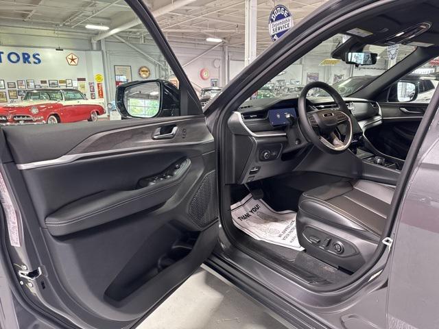 new 2025 Jeep Grand Cherokee car, priced at $46,583